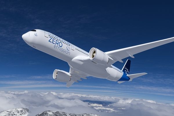 Oxford Airport will host OXCCU’s hydrogen-based SAF demonstration plant