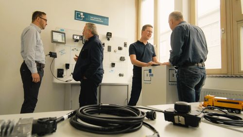 Making mobile machines future-ready? – With b-plus by your side.