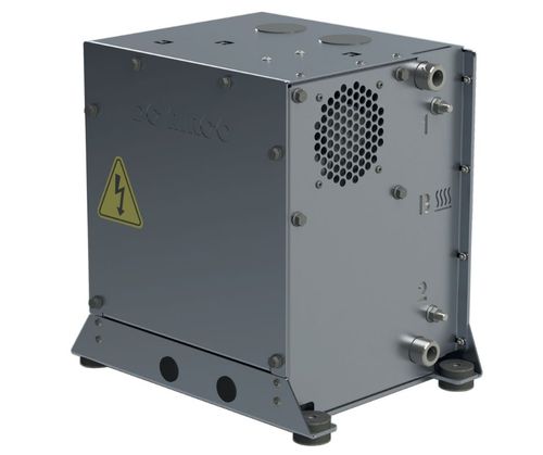 Reversible heat pump for battery management