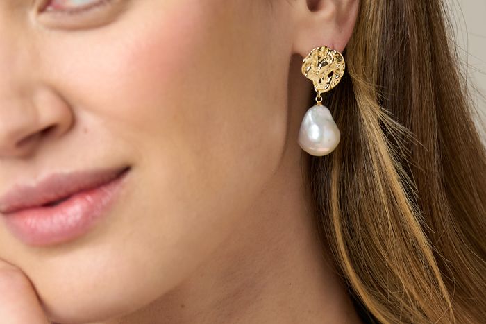 Gold ‘molten’ studs with baroque cultured freshwater pearl drops