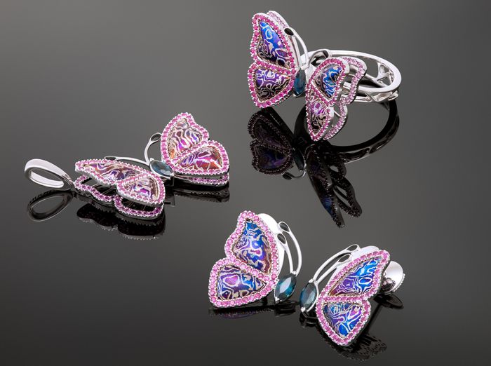 Mariposa Collection