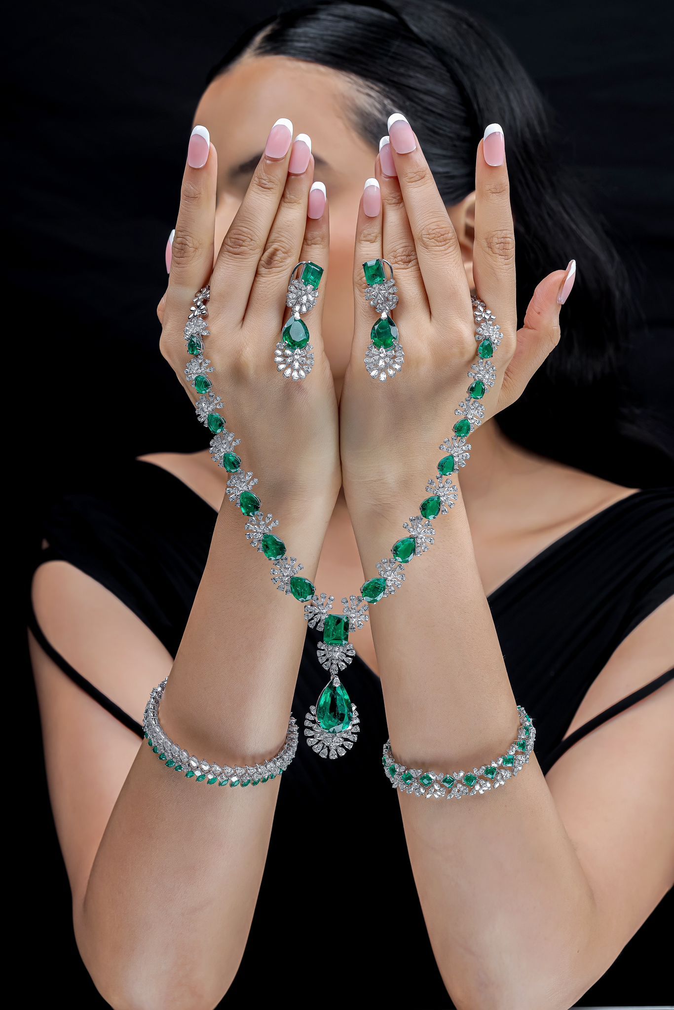UK Stockist of Designer Necklace Sets | Diamond & Gemstone Collections | 9K, 18K & Platinum | Ready to Ship