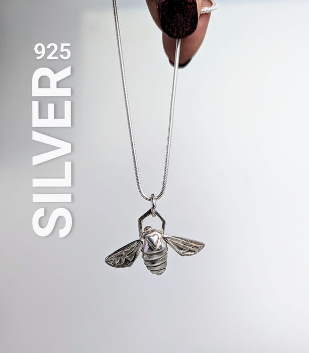 Silver 925 bee with snake chain
