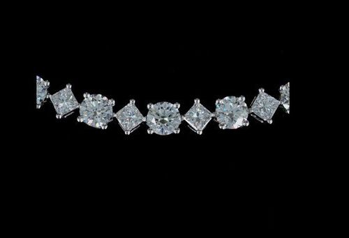 Necklace - 18 kt. White gold - 10.70ct. Natural Diamond