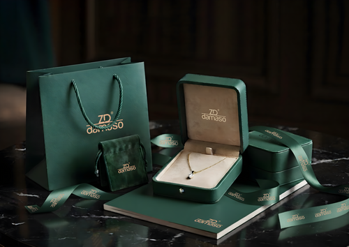 Luxury Jewelry Packaging & Brand Presentation