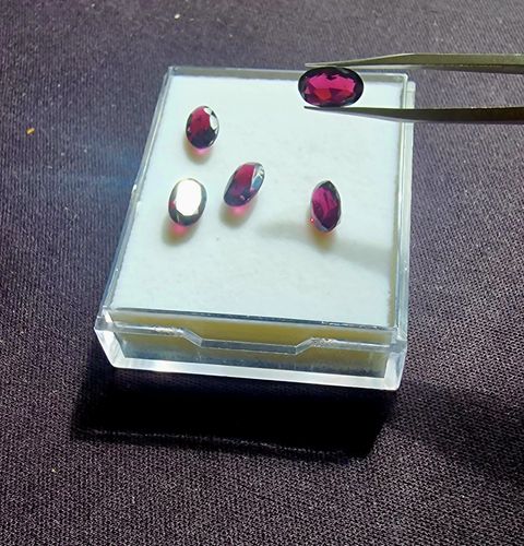 Natural Rhodolite Garnet (Tanzania)