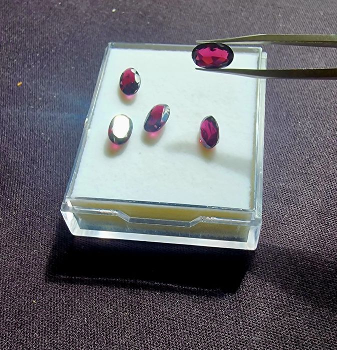 Natural Rhodolite Garnet (Tanzania)