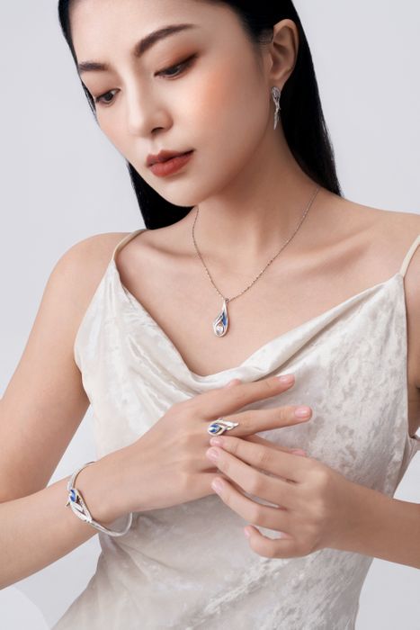 Veloura Earrings