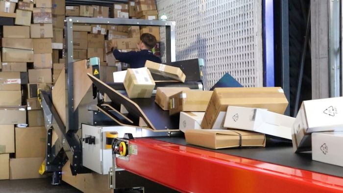 Smarter, safer parcel unloading