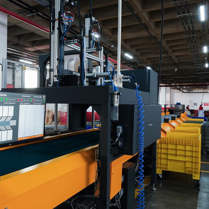 BeeVision 400 - Automatic Label Applicator