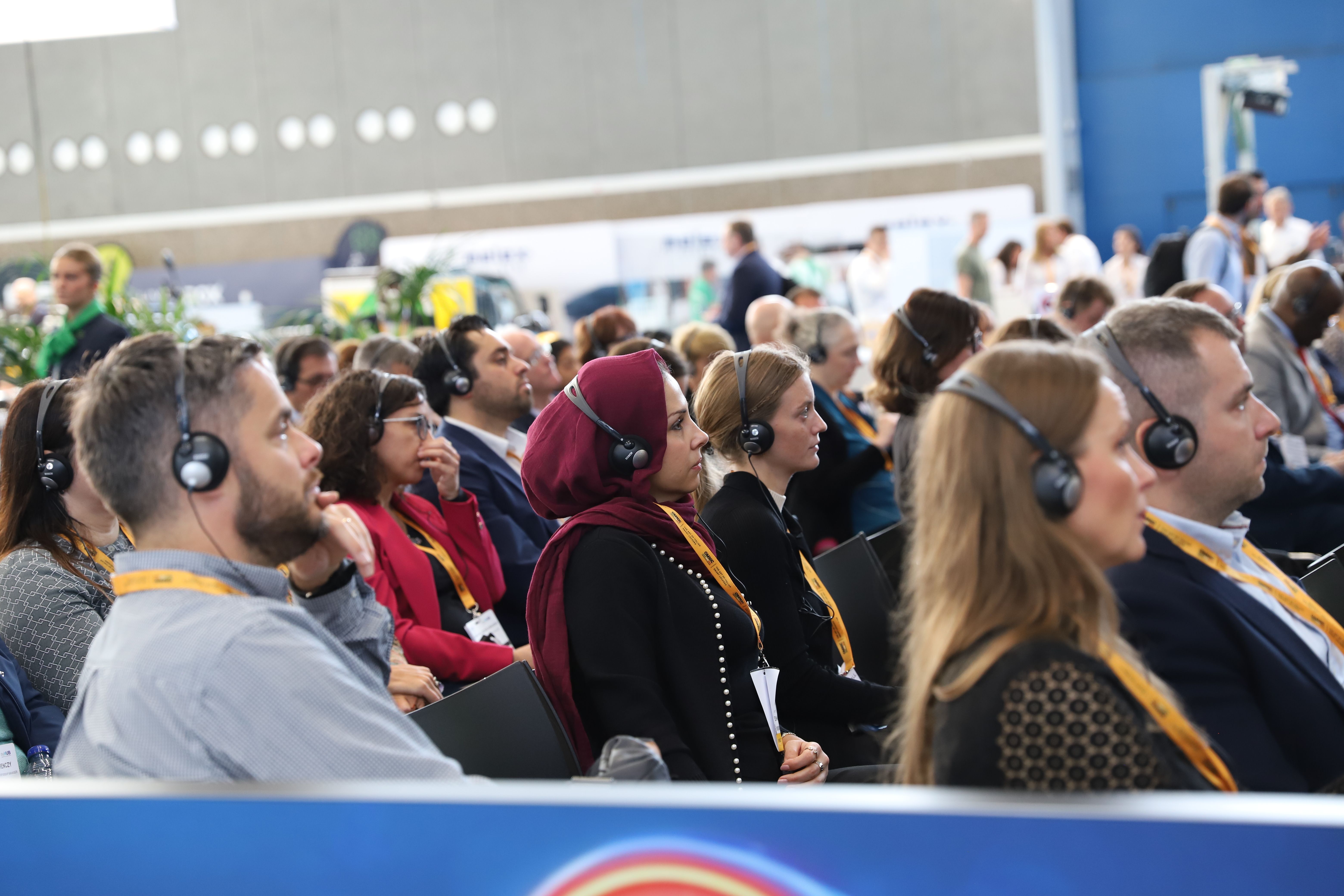 Photo shows an engaged speaker session audience at Parcel+Post Expo in Netherlands
