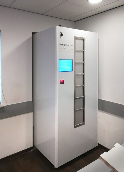 RoboWall 24/7 Order Pickup System