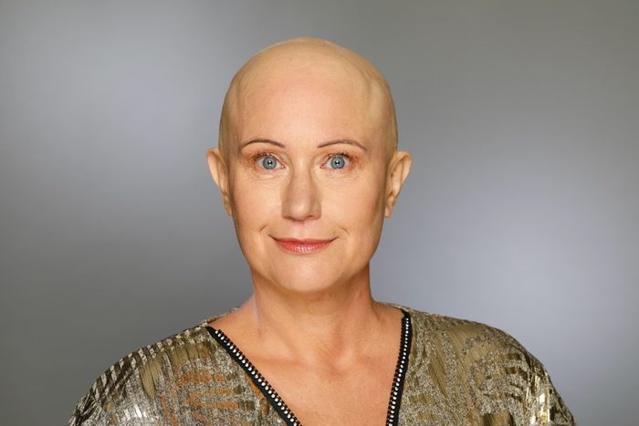 Emaliz Hair France, la nouvelle référence capillaire en oncologie : Ensemble préservons la féminité.