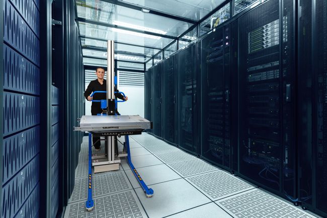 PRONOMIC ergonomische Hilfsmittel - Rechenzentrum Server Handling Hebelift Lift&DriveDC