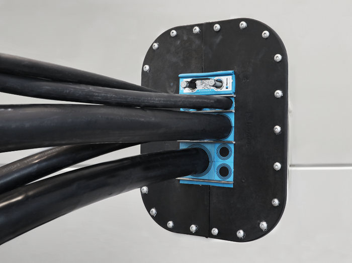 Lightweight and modular seal for efficient fire protection.