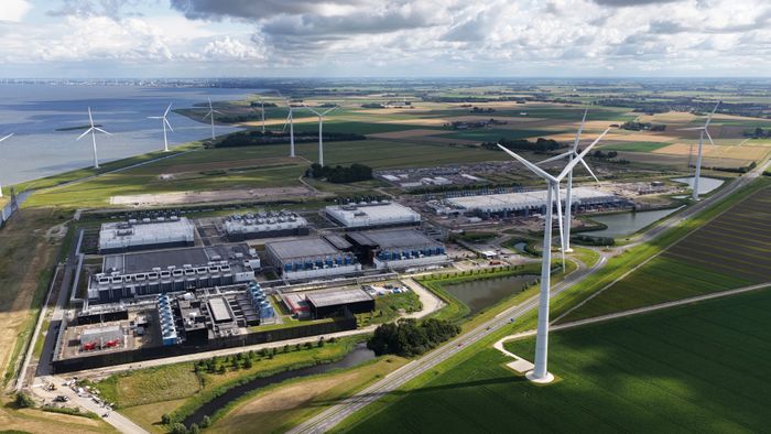 Growing AI Infrastructure: Neoclouds, Power, and Fiber