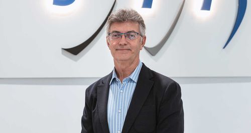 Sit Spain, experts in transport and installation of technological equipment