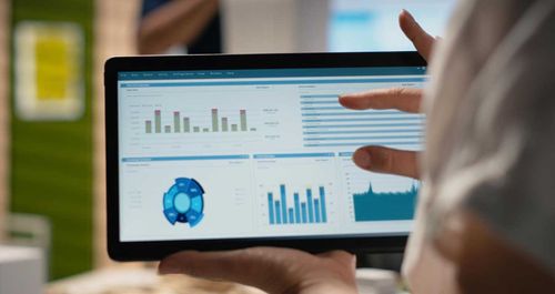 Anal&iacute;tica aumentada: c&oacute;mo la IA est&aacute; acelerando el an&aacute;lisis de datos en las empresas