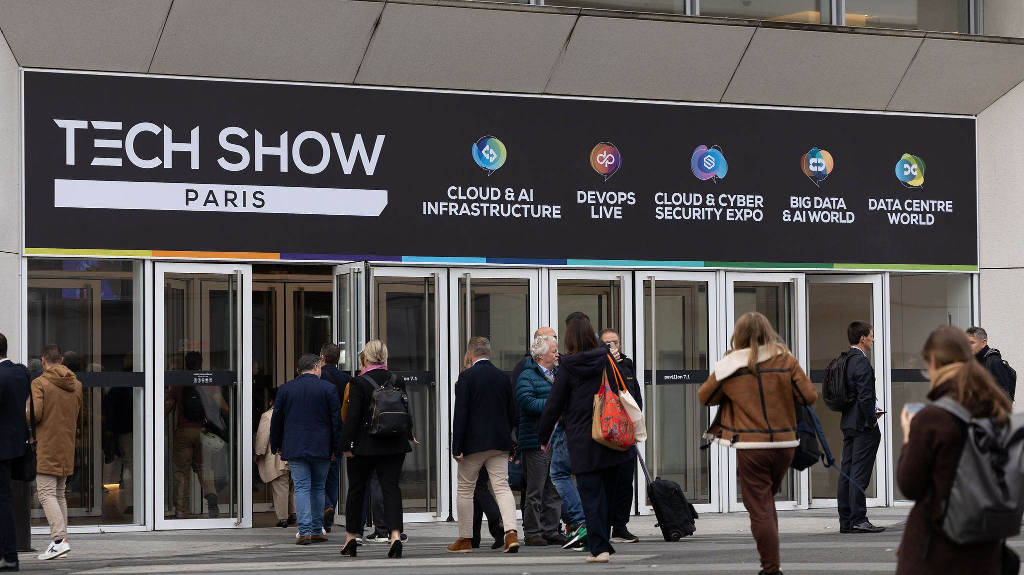 Visuel lumineux de tech Show Paris