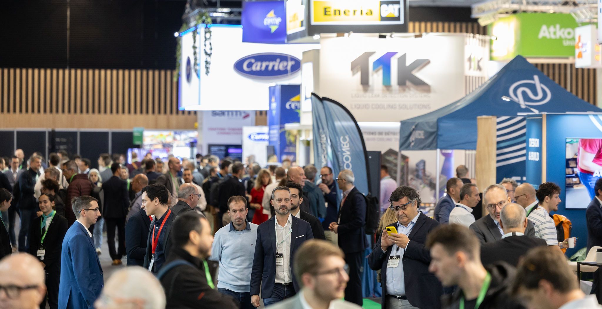 Allees avec foule au Tech Show Paris 2025