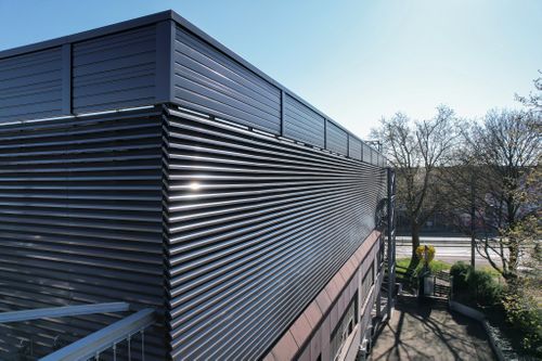 Equinix Data Center Achieves Optimal Ventilation with the DucoWall Continuous Louver Wall System