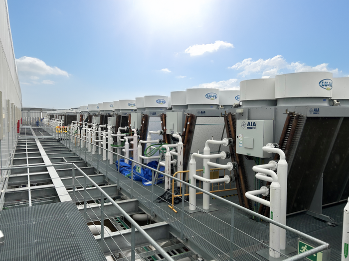 DATA CENTER INSTALLATION IN MADRID, SPAIN 