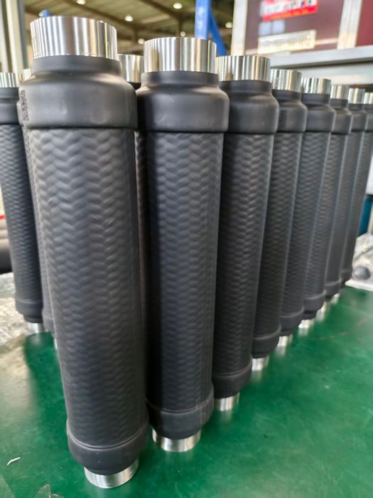 Corrosion-resistant coated metal hose