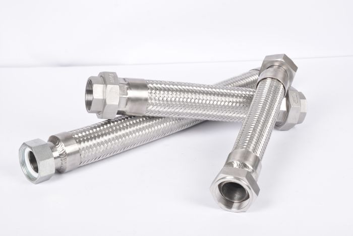 Thread connection metal hose