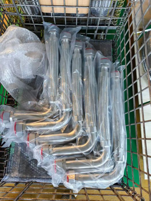 Thread connection metal hose