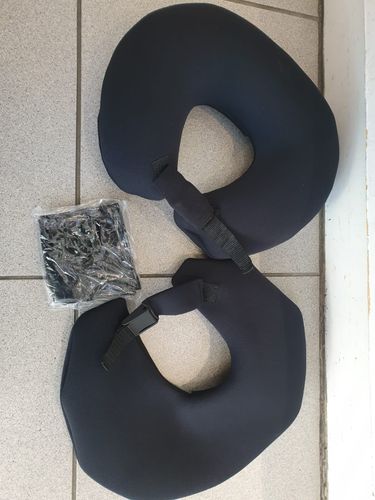Neck collar with bladder/beads