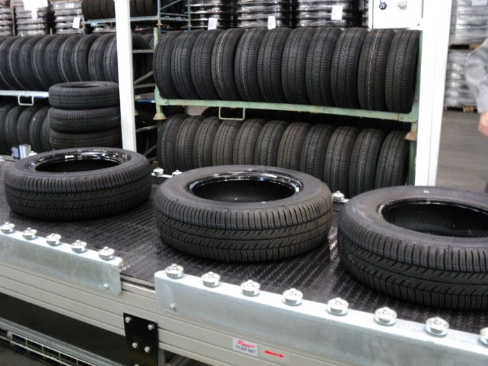 Cassioli Tire Division: Eccellenza nell'Automazione per l'Industria dello Pneumatico