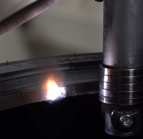 LUC – Lasersystem zur Optimierung der Reifengleichförmigkeit