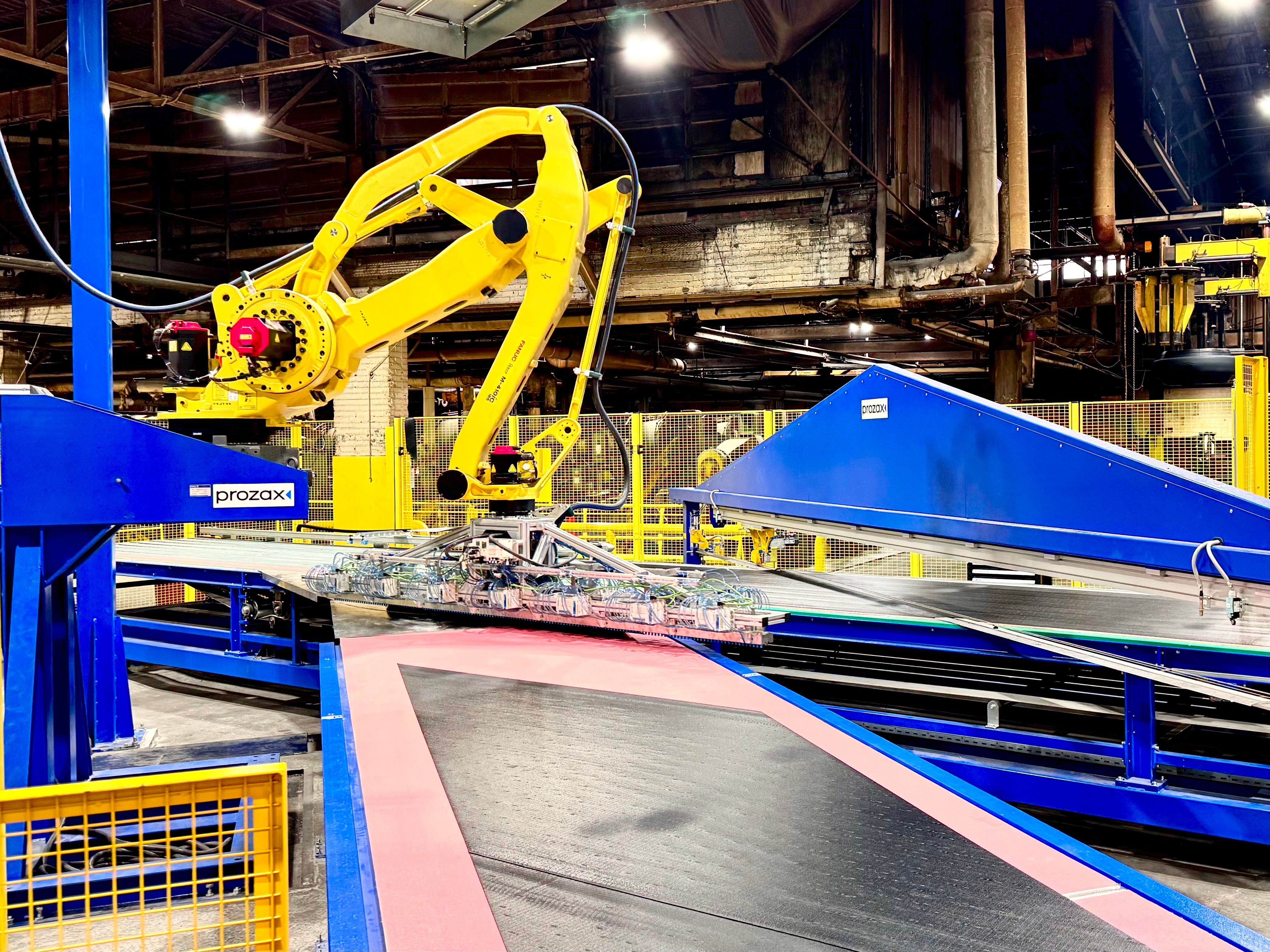 Robotic splicing fabric belt cutter