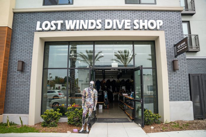 Lost Winds, Dive Shop