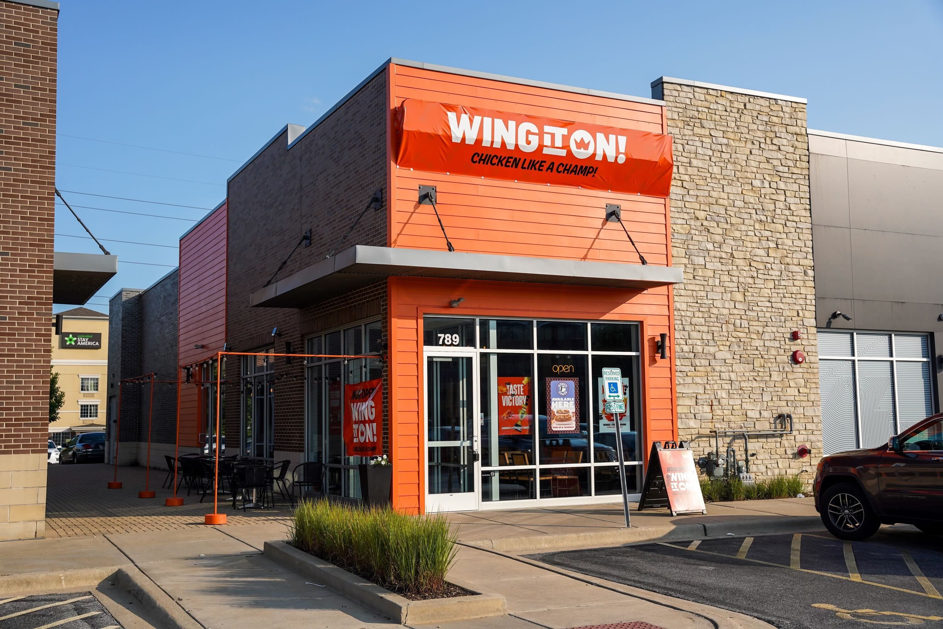 Wing It On! Brings Winning Streak to Illinois with Two New Franchise Agreements