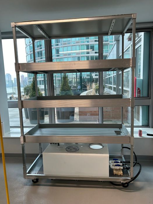 Vertical Hydroponic Growing Equipment