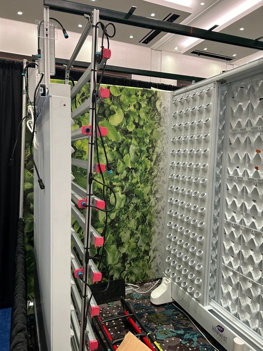 Vertical Hydroponic Growing Equipment
