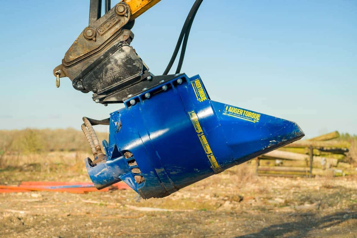 The Auger Torque Cone Crusher Bucket: A Revolution in Construction Waste Recycling