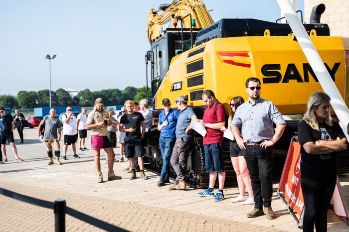 Add to basket? Not for a 20-tonne machine – Amazon doesn’t do big kit, but PlantWorx does