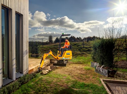 PlantWorx welcomes JCB back to the lineup