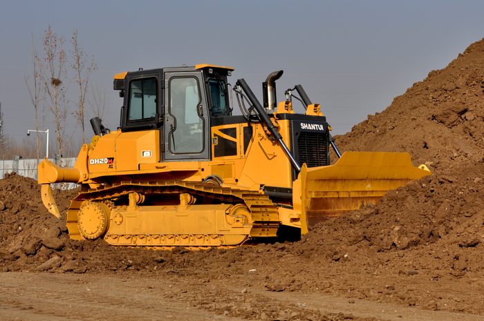 Big performance, built for Europe: Shantui brings the DH20M crawler dozer to PlantWorx 2025