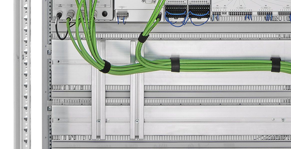 Compact wiring with the LÃœTZE MS060 assembly profile