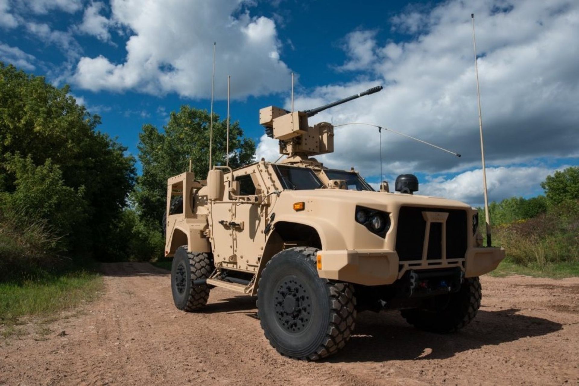 Slovakia invests $190 Million in 160 Oshkosh JLTVs to strengthen Armed Forces