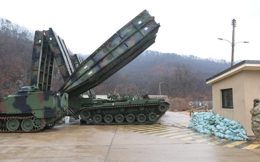 US sending bridge-launchers to Ukraine for spring fight