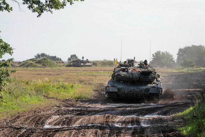 German Leopard 2 Receives Trophy Active Protection System Upgrade From Rafael