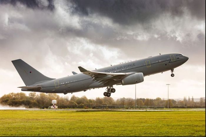 RAF Voyager refuels mid-air with Sustainable Aviation Fuel