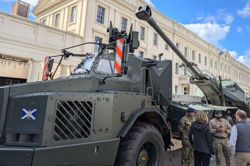 Five Firms Shortlisted For US Army Howitzer Programme