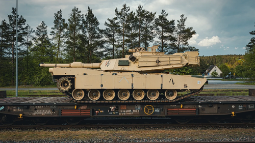 First Abrams tanks finally arrive in Ukraine as US shutdown looms