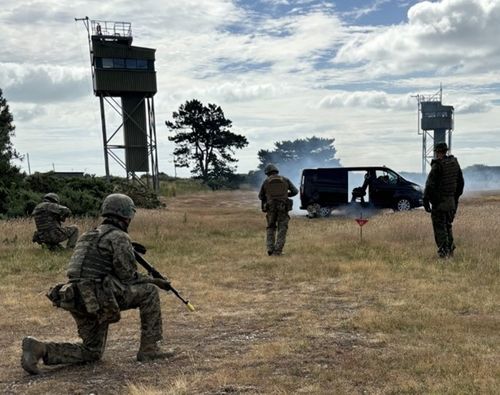 British Regiment Helps Train Ukrainian Fighters