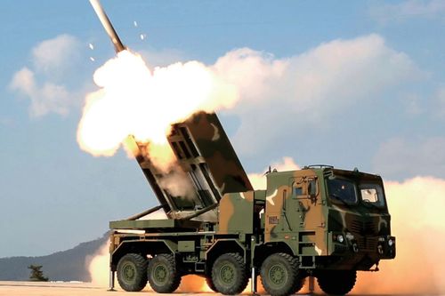 New Rockets, Howitzers And Tanks Arrive In Poland